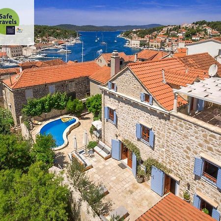 Villa Vicina Heritage Villa For 9,Milna - Close To Restaurants And Shops 外观 照片