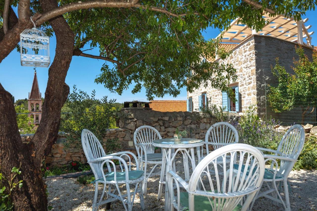 Villa Vicina Heritage Villa For 9,Milna - Close To Restaurants And Shops 外观 照片