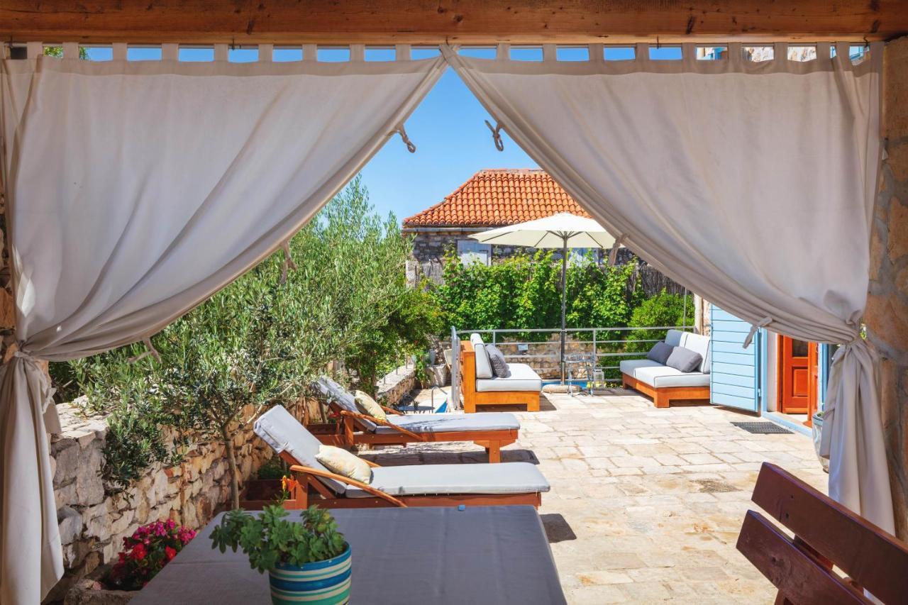 Villa Vicina Heritage Villa For 9,Milna - Close To Restaurants And Shops 外观 照片