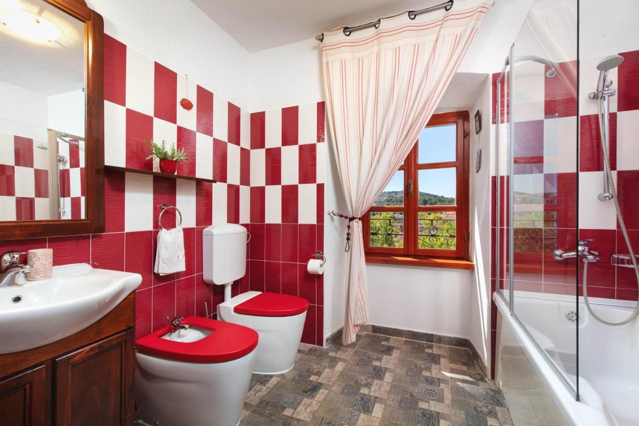 Villa Vicina Heritage Villa For 9,Milna - Close To Restaurants And Shops 外观 照片