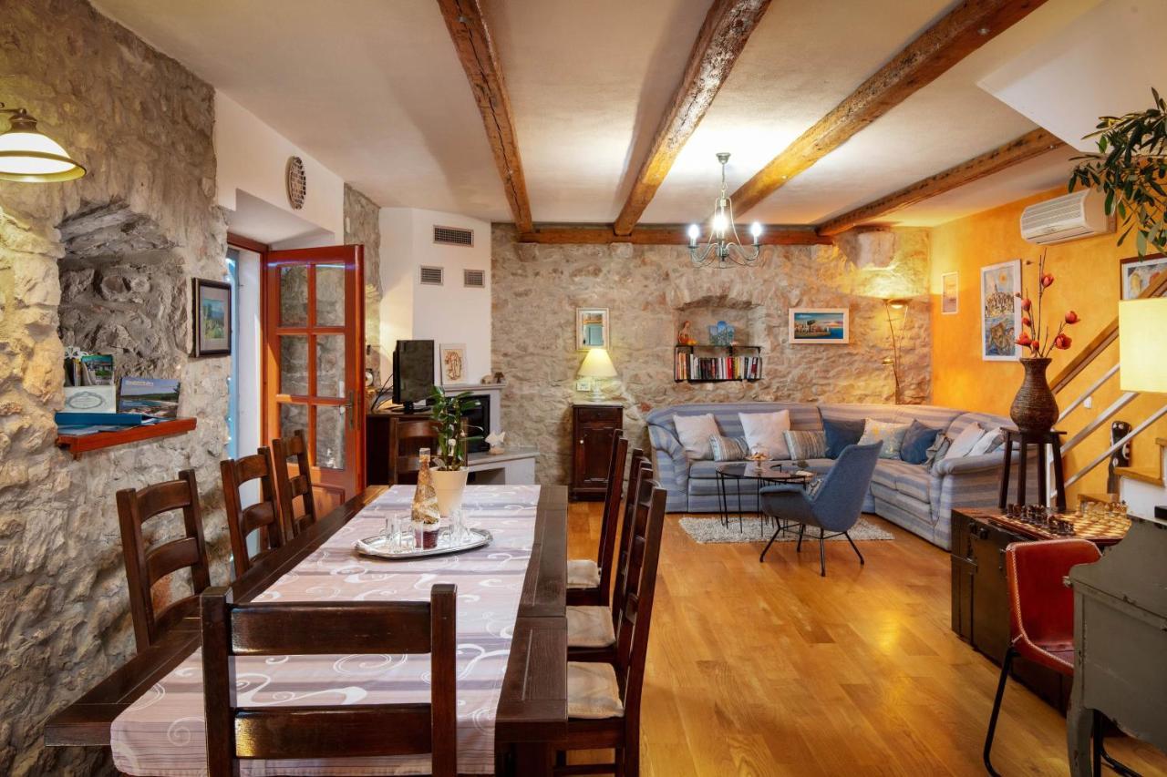 Villa Vicina Heritage Villa For 9,Milna - Close To Restaurants And Shops 外观 照片
