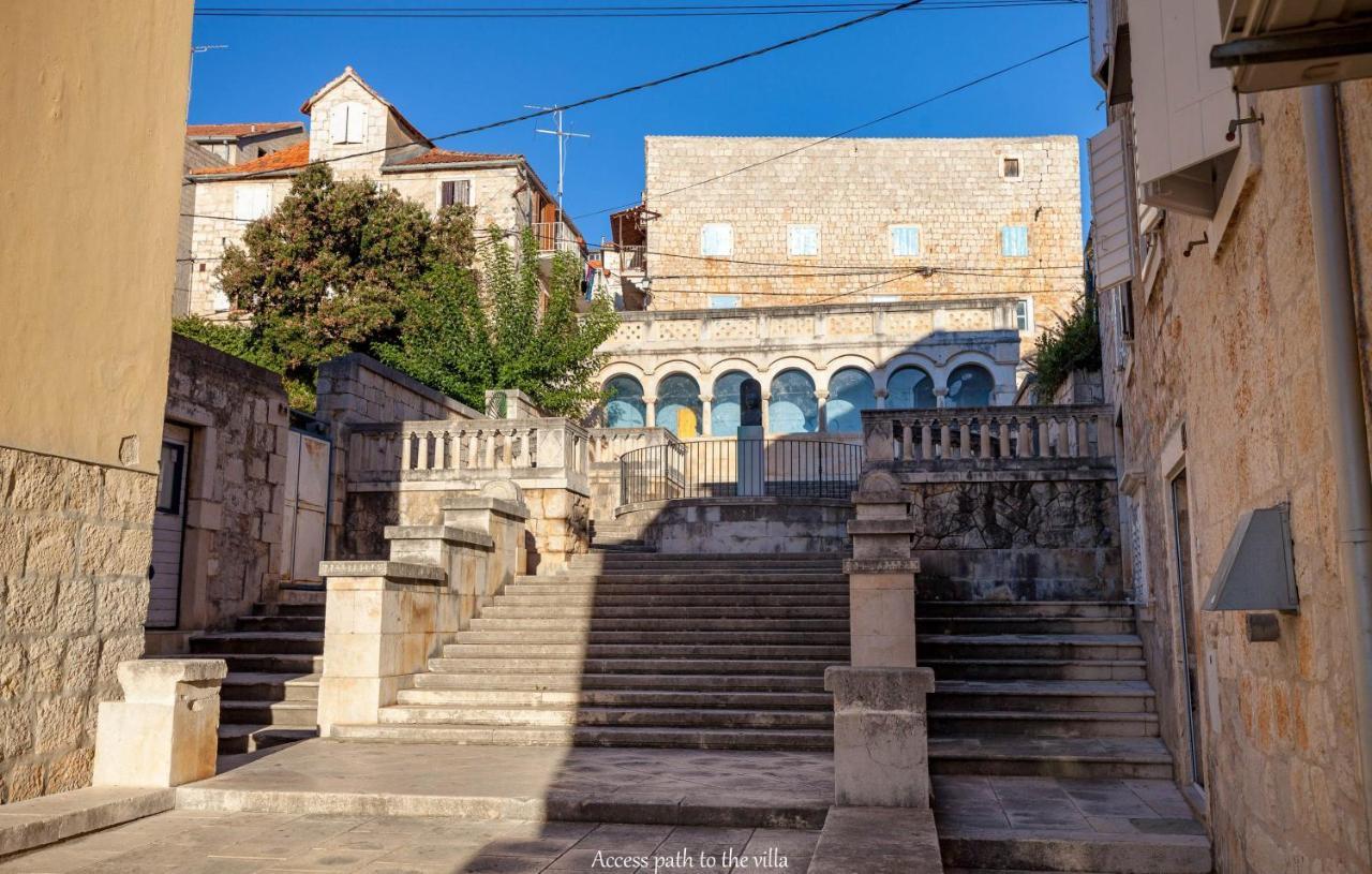 Villa Vicina Heritage Villa For 9,Milna - Close To Restaurants And Shops 外观 照片