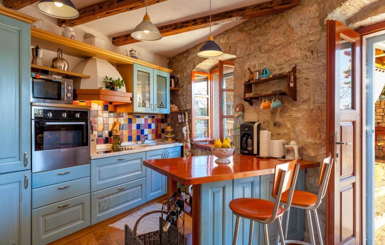 Villa Vicina Heritage Villa For 9,Milna - Close To Restaurants And Shops 外观 照片